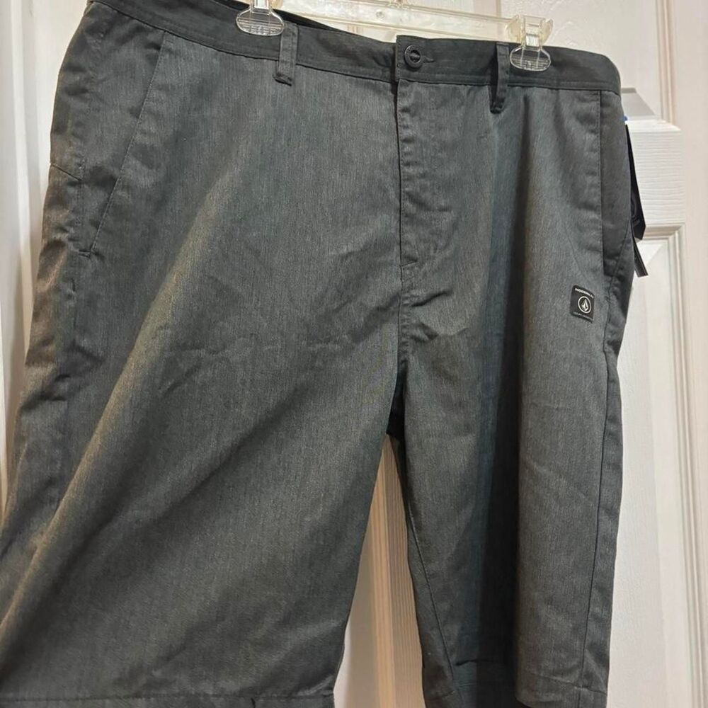 Volcom Men's Grey and Black Shorts